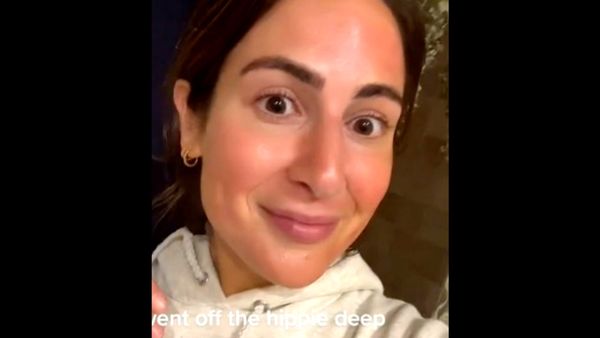 अन्य महिलाएं भी लगा रही पीरियड्स का खून