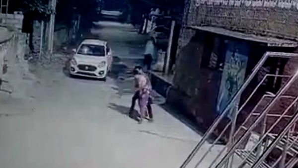 बदमाशों की तलाश जारी