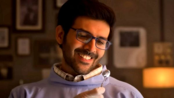 कार्तिक आर्यन के पास हैं आलीशान घर