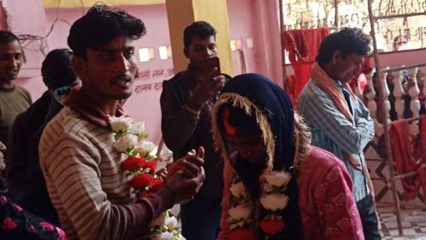 प्रेमी ने भरी प्रेमिका की मांग