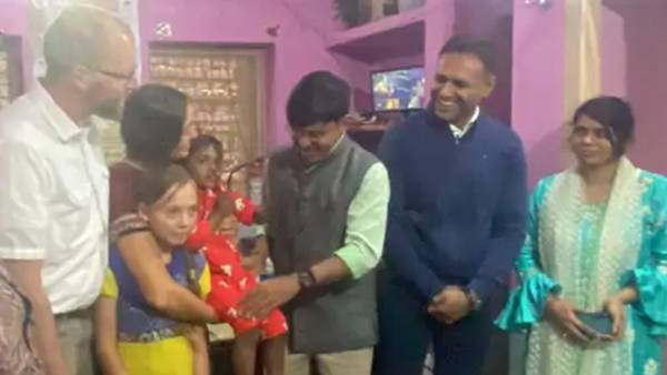 अमेरिका में होगी अर्जित की परवरिश