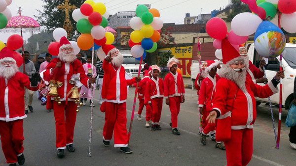 कम हुए सांता क्लॉज के ट्रेनिंग रजिस्ट्रेशन
