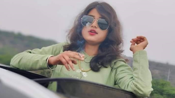  रेखा मीना को जगतपुरा में दबिश देकर पकड़ा