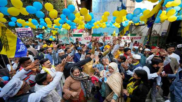 दिल्ली में अब मेयर के चुनाव पर चर्चा