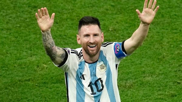 मेसी ने ऐसे मनाया जीत का जश्न मेसी ने ऐसे मनाया जीत का जश्न