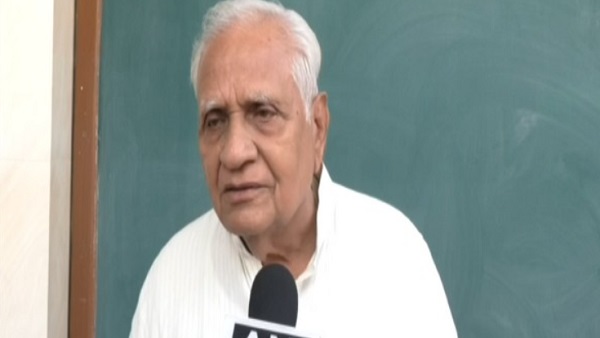 पीएम मोदी के बारे में बात करते हुए रोने लगे सोमाभाई