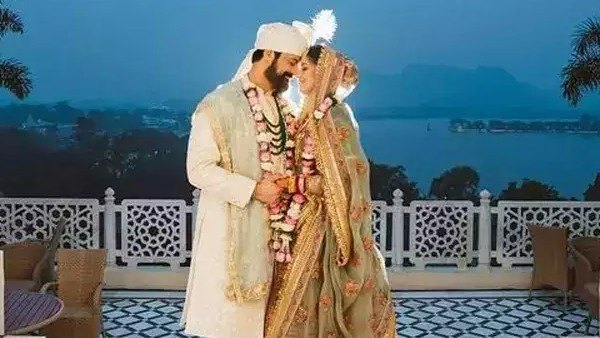 मोहित रैना ने पत्नी के साथ शेयर की तस्वीर मोहित रैना ने पत्नी के साथ शेयर की तस्वीर