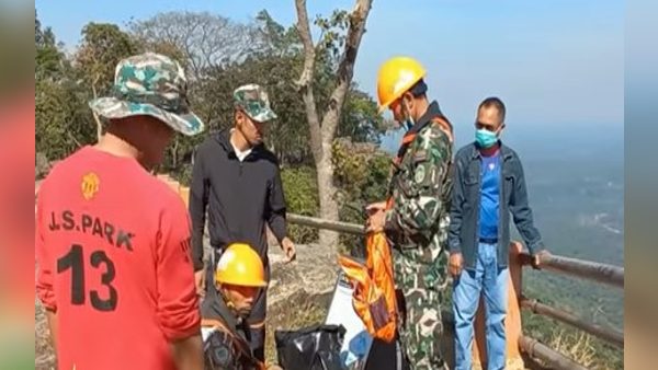 मदद के लिए आए पार्क रेंजर्स