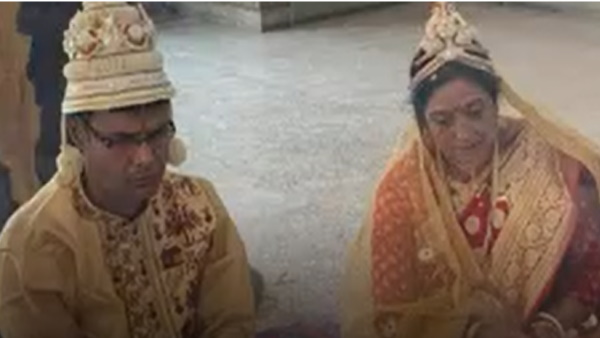 बेटी मां को शादी के लिए मनाती रही 