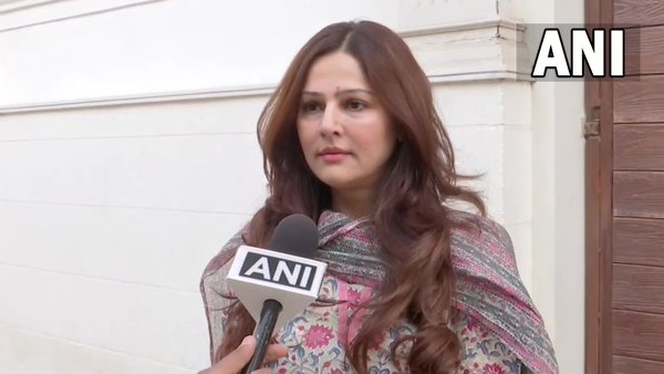 राजनीति में एंट्री कर चुकी हैं