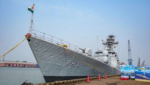 कराची पोर्ट पूरी तरह तबाह