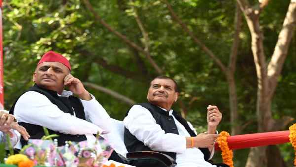 यादव परिवार की ताकत को कम आंकना भारी भूल 