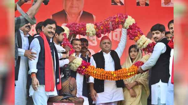 क्या चाचा शिवपाल का मजबूती से साथ देंगे अखिलेश 