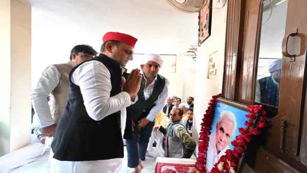 विधानसभा चुनाव में अखिलेश को लगा झटका 