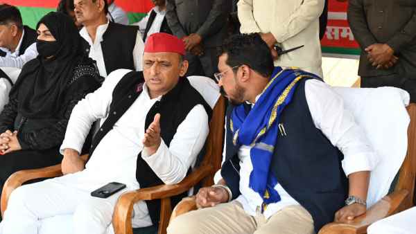 आजम के लिए मुश्किलें लेकर आया ये चुनाव आजम के लिए मुश्किलें लेकर आया ये चुनाव