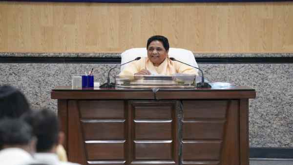 क्या कैडर को फिर से खड़ा नहीं कर पा रहीं मायावती 
