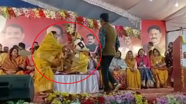 MP: भाजपा नेत्रियों में झड़प, गाल पर जड़ा झन्नाटेदार थप्पड़ MP: भाजपा नेत्रियों में झड़प, गाल पर जड़ा झन्नाटेदार थप्पड़