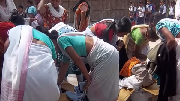 सहयोग के आधार पर चलता है स्कूल सहयोग के आधार पर चलता है स्कूल