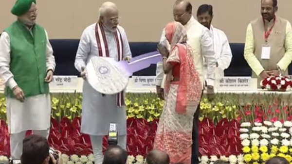 पीएम मोदी की झुग्गी पुनर्वसन योजना भी नहीं रंग लाई 