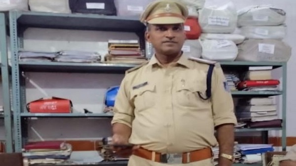 santosh tiwari 