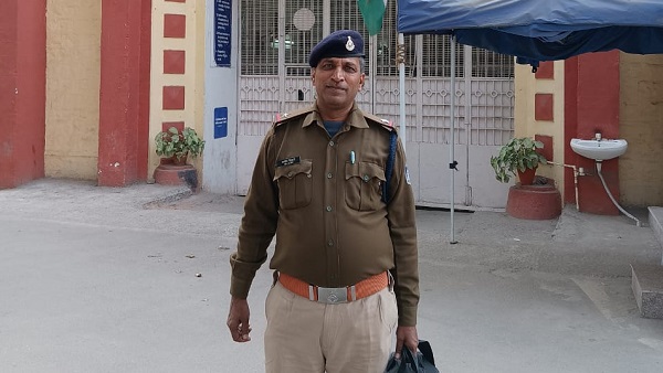 दमोह का यह पुलिस वाला है जेम्स बॉन्ड, लोग कहते हैं सुपरकॉप