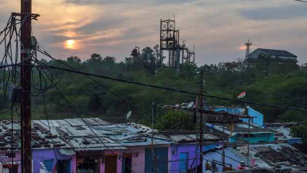 भोपाल ज्वालामुखी के किनारे पर ! भोपाल ज्वालामुखी के किनारे पर !