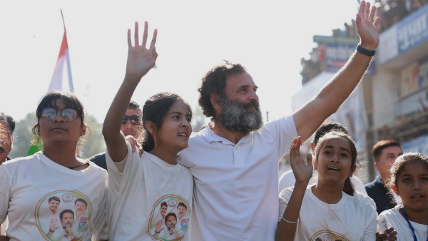 केंद्रीय मंत्री प्रल्हाद जोशी ने भी उठाए सवाल