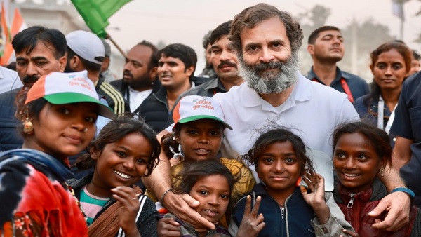 'बेरोजगार युवा मिर्ची के पकौड़े तल रहे है, और प्रधानमंत्री...'