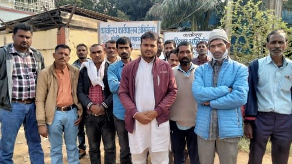 परेशान किसानों ने कलेक्टर को लिखा पत्र