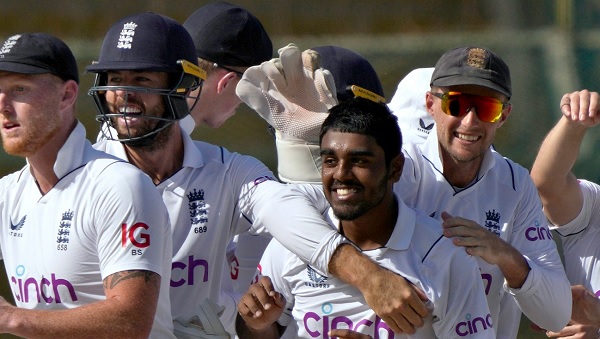 इतिहास रचा