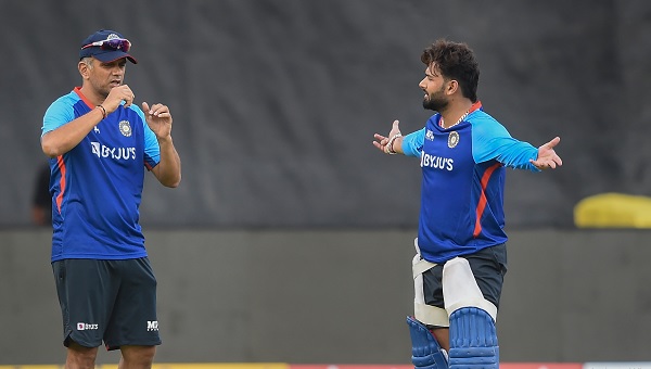 तस्वीरों को शेयर करने वाले लोगों को जमकर लताड़ा तस्वीरों को शेयर करने वाले लोगों को जमकर लताड़ा