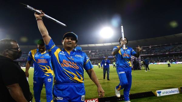 आईपीएल और रोड सेफ्टी टूर्नामेंट भी हुए