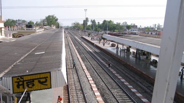 प्लेटफार्म पर तैनात इस जवान ने बचाई जान प्लेटफार्म पर तैनात इस जवान ने बचाई जान