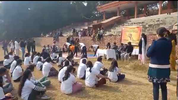 नारी शक्ति, भारतीय संस्कृति जैसे विचारों पर जोर