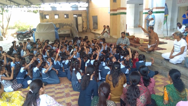 Video भी वायरल, ये नकलची है 