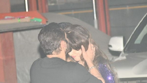 सलमान ने संगीता को चूमा