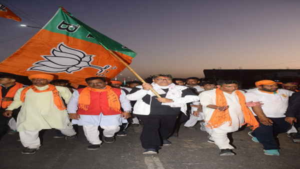 केंद्र सरकार के खिलाफ आमजन में नाराजगी केंद्र सरकार के खिलाफ आमजन में नाराजगी