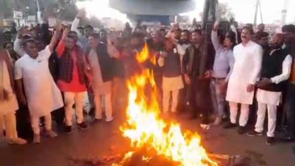 Satna effigy of Pakistan Foreign Minister burnt