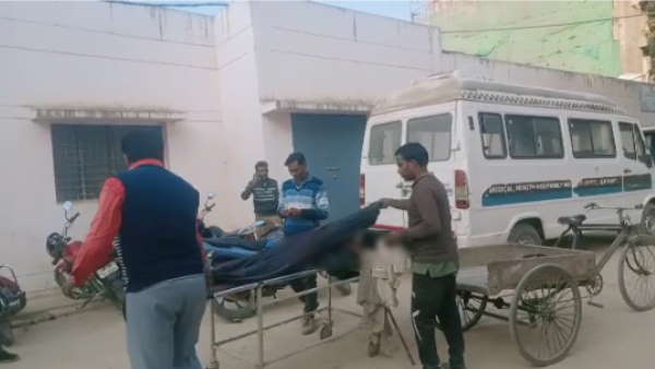 uttar pradesh hardoi news district hospital video viral dead body on cart government 