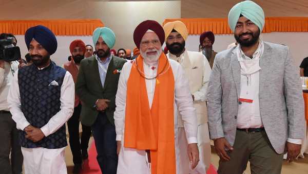 प्रधानमंत्री 'सिख अवतार' में दिखे 
