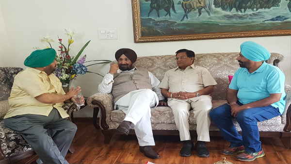 रातों-रात सीएम की रेस से बाहर हो गए थे रंधावा