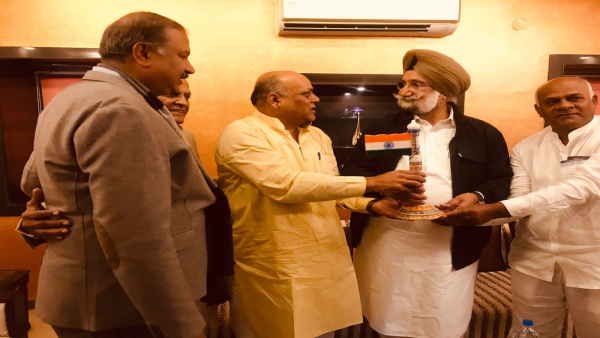 बयानबाजी को लेकर दे सकते हैं हिदायत