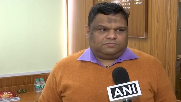 प्रधानाध्यापक ने कहा- कर्मचारी और छात्र सदमे में हैं