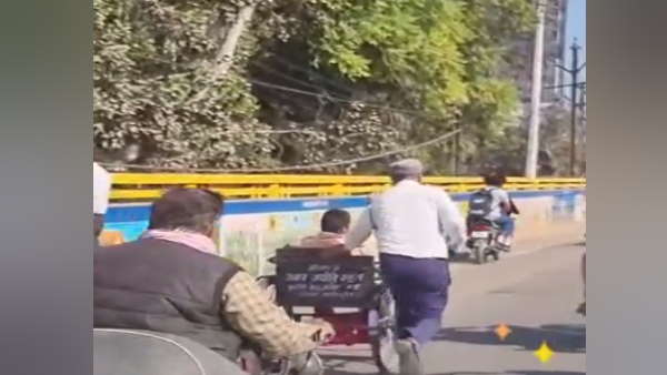 ट्रैफिक कर्मी का वीडियो वायरल