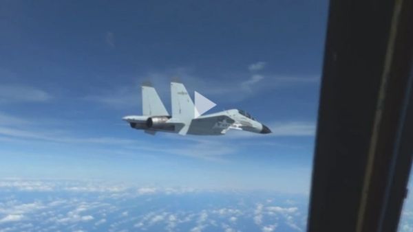 Chinese jet Vs US jet Chinese jet Vs US jet
