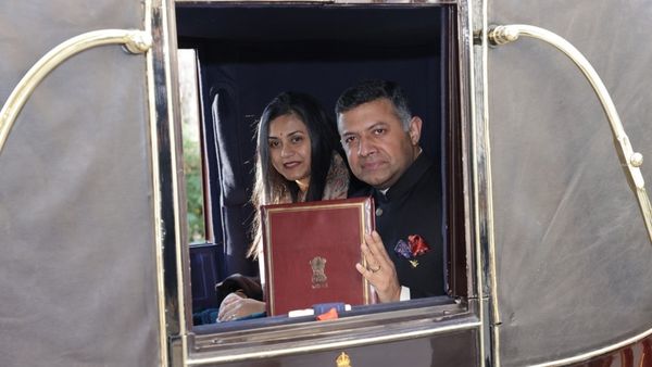 भारतीय दूत के रूप में मिली आधिकारिक मान्यता