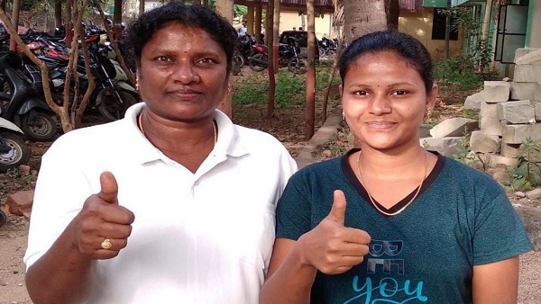 Telanganas Khammam daughter and her mother who cleared the police fitness test Telanganas Khammam daughter and her mother who cleared the police fitness test