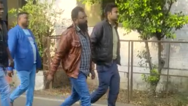 यूट्यूब से सीखी कॉल स्पूफिंग