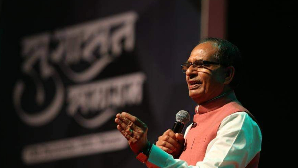 योजनाएं बनाना सरल है पर पात्र हितग्राही तक वह पहुचाना कठिन : CM 