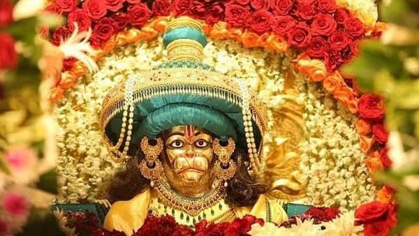 बड़ी संख्या में श्रद्धालुओं ने किए दर्शन